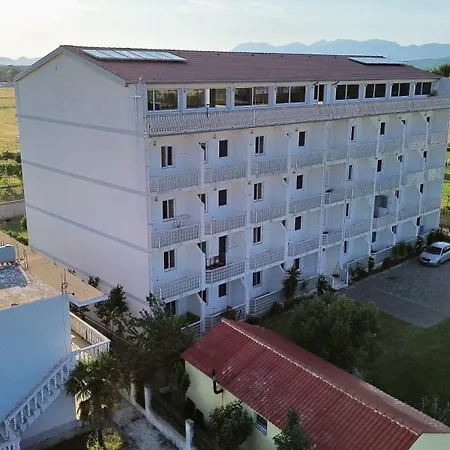 Jasmine Otel Velipojë