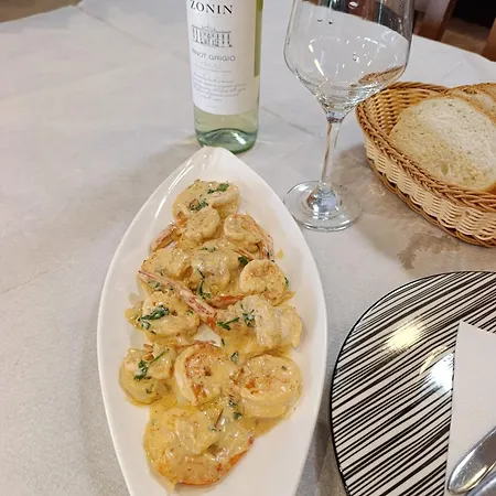 Jasmine Otel Velipojë